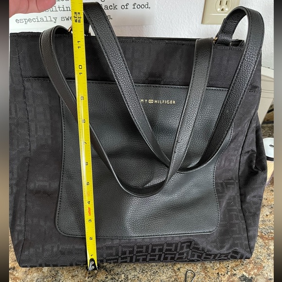 Tommy Hilfiger Tote! - Picture 2 of 2